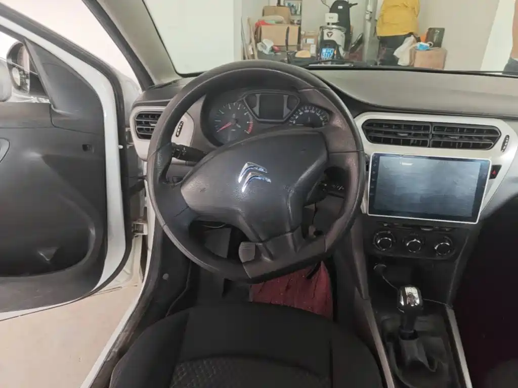 Citroen Elysee — миниатюра 11
