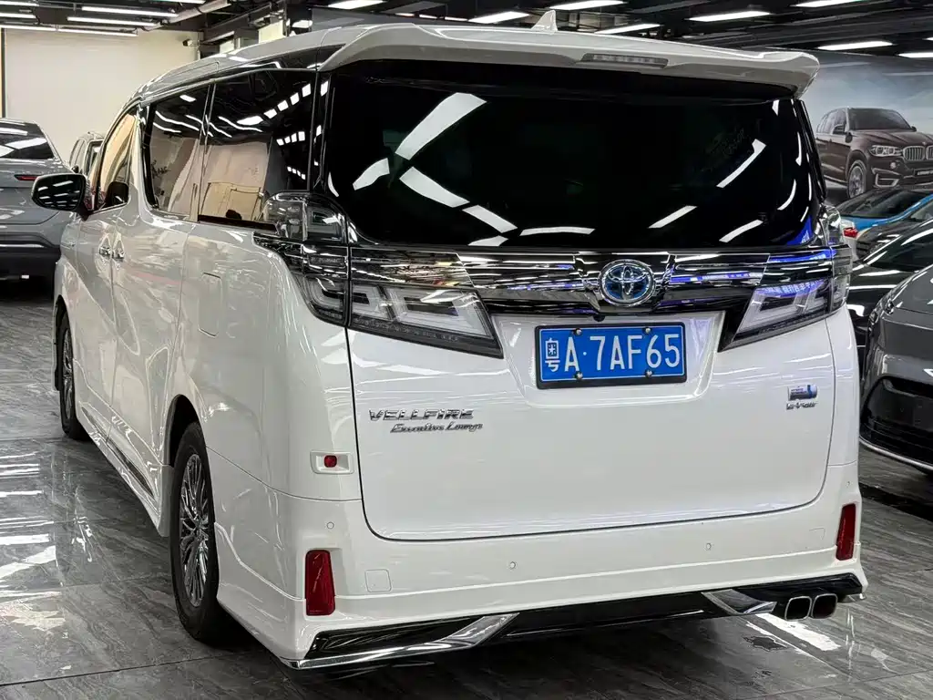 Toyota Vellfire — миниатюра 6
