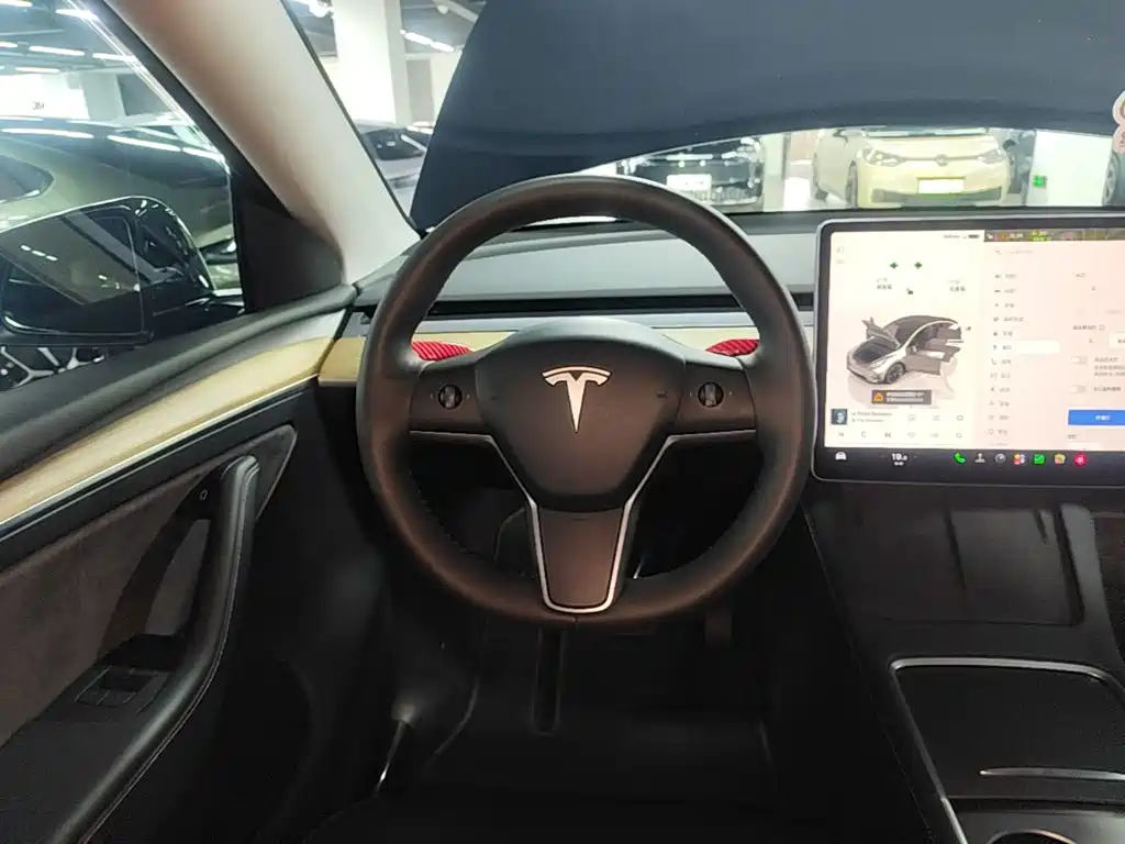 Tesla Model Y — миниатюра 11