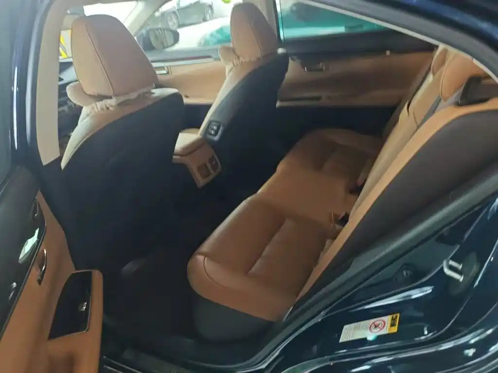 Lexus ES 2015 300h Luxury