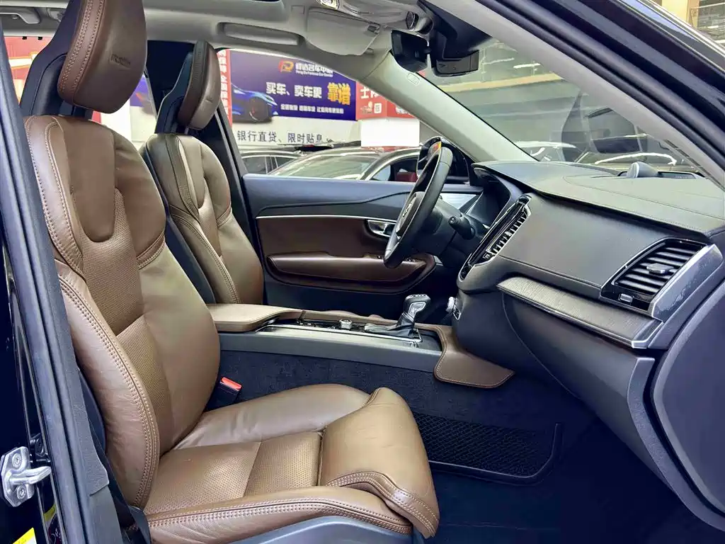 Volvo XC90 2020 T6 Luxury 7 мест