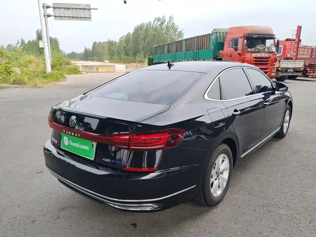 Volkswagen Passat PHEV — миниатюра 7