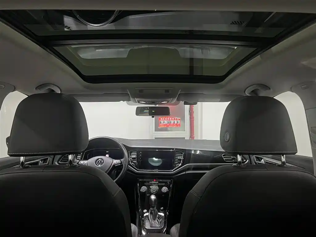 VOLKSWAGEN T ROC EXPLORING SONGS