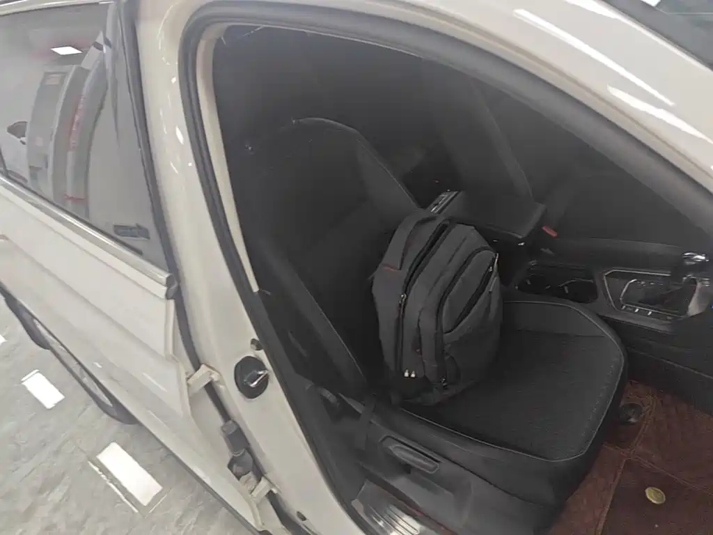 Volkswagen Tiguan L — миниатюра 25