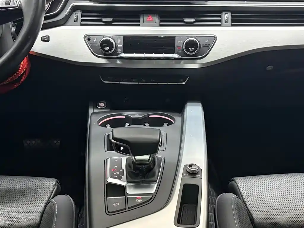 Audi A4L 2022 40 TFSI Luxury