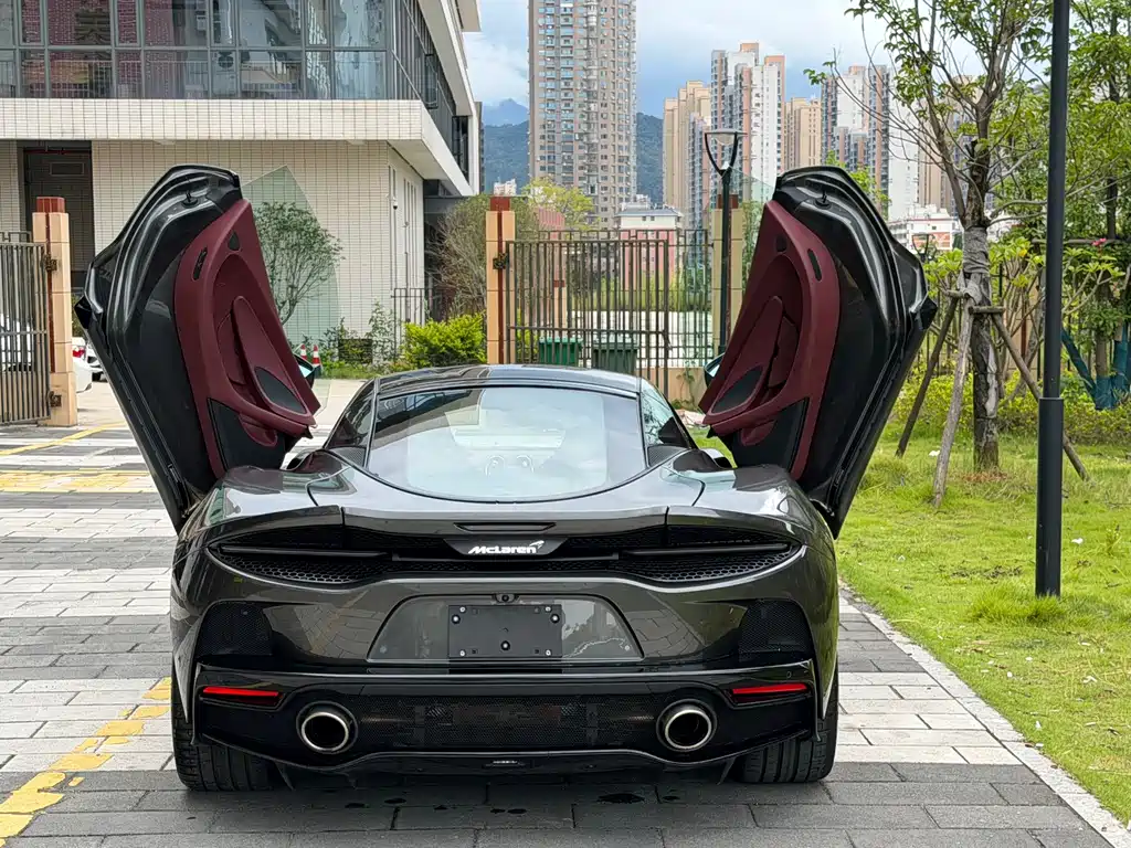 McLaren GT — миниатюра 6
