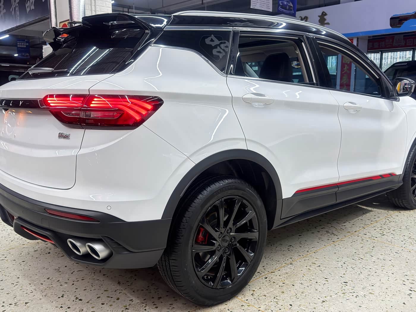 Geely Binyue 1.4 л 2023 г. Белый, пробег 25000 км
