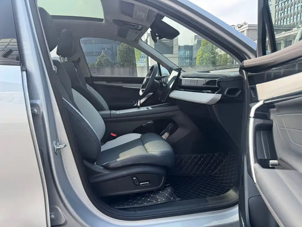 Geely Boyue L — миниатюра 10