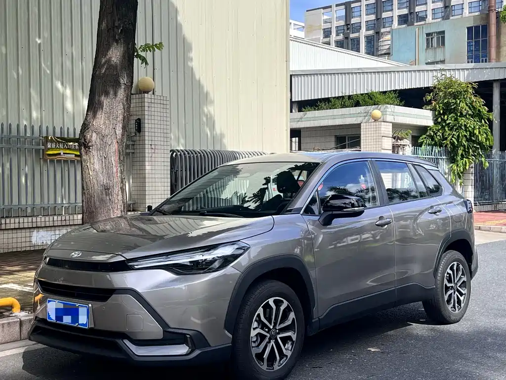 Toyota Frontlander 2026 2.0L CVT Luxury
