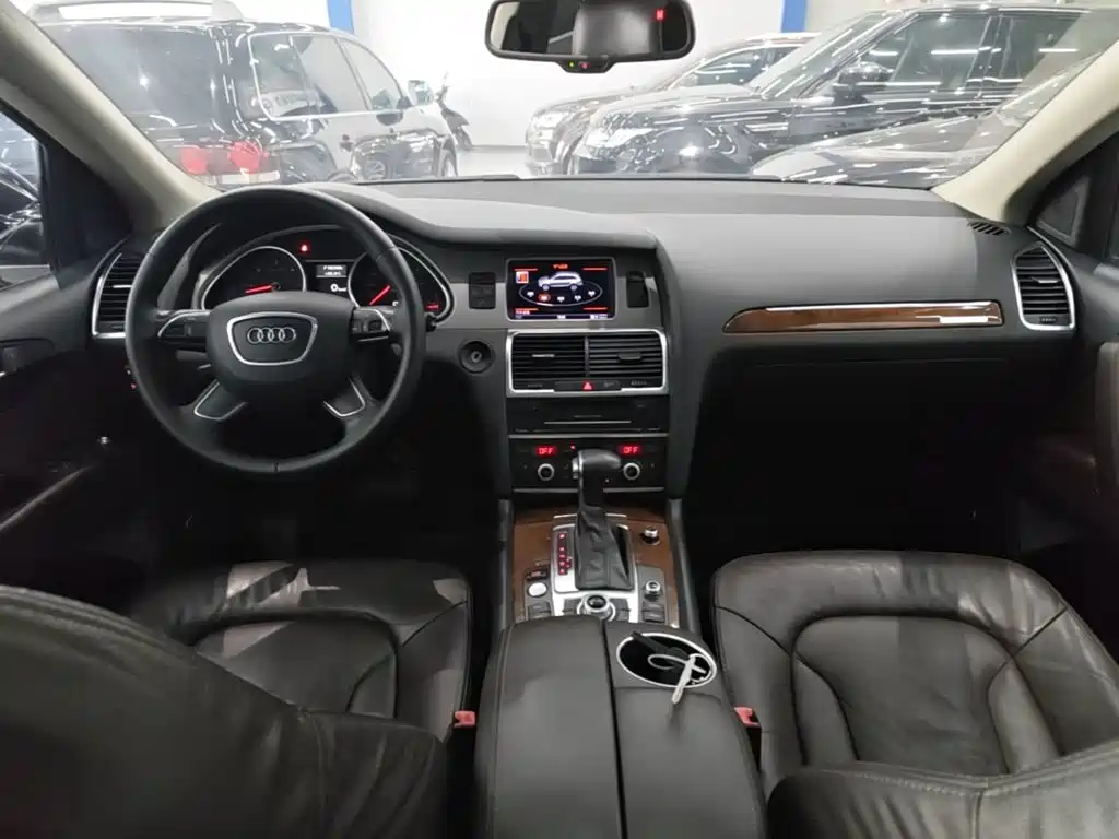 Audi Q7 — миниатюра 10