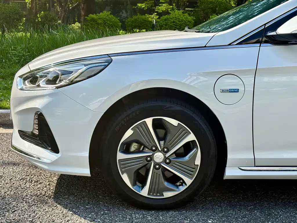 Hyundai Sonata PHEV — миниатюра 8