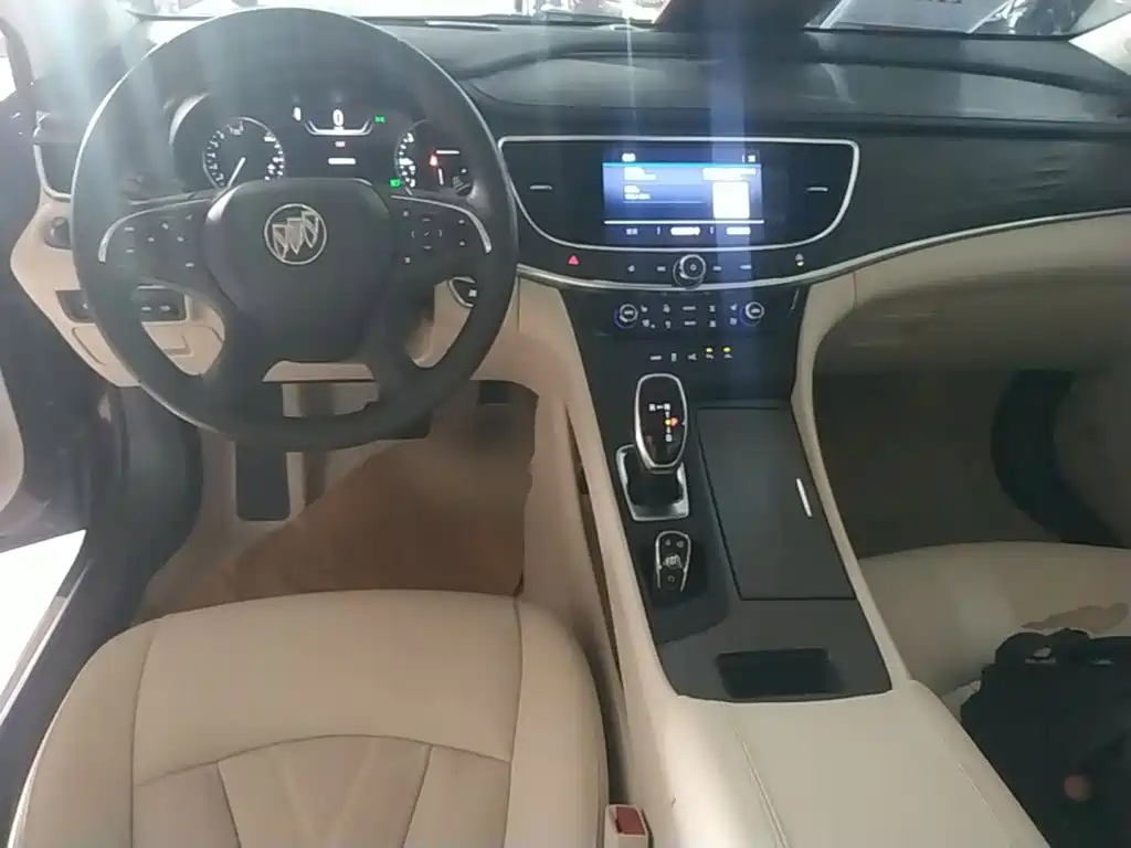 Buick LaCrosse — миниатюра 10