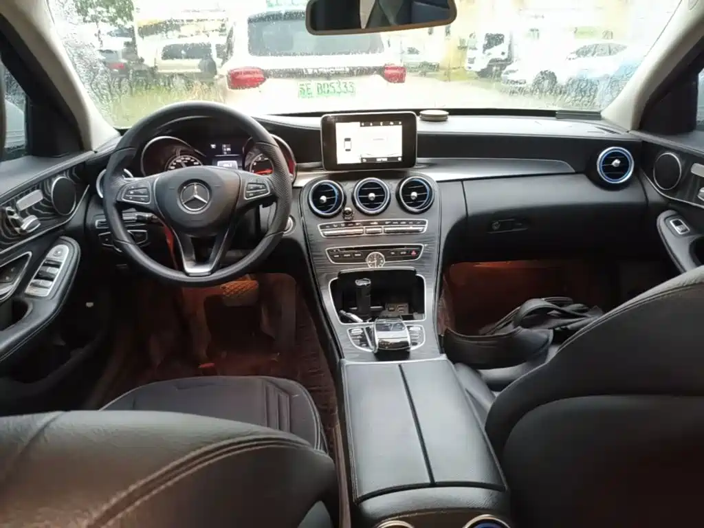 Mercedes-Benz C-Class — миниатюра 10