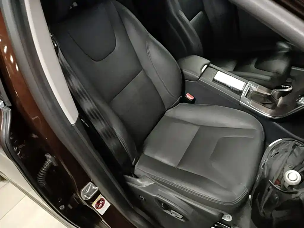 Volvo XC60 — миниатюра 25