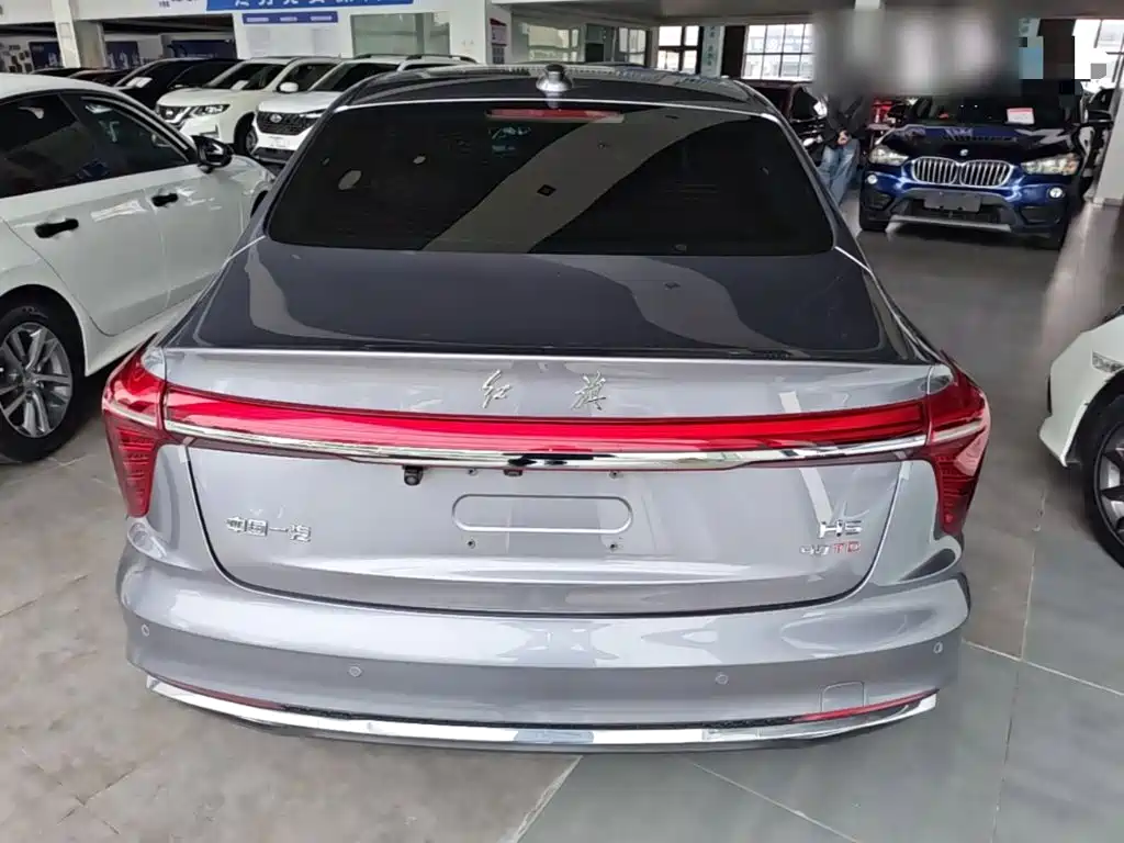 Hongqi Hongqi H5 — миниатюра 6