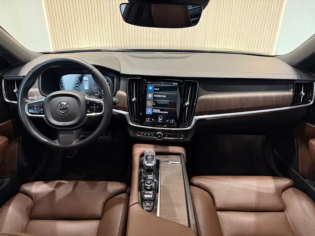 Volvo S90 — миниатюра 7