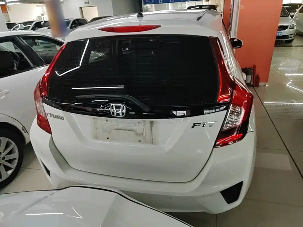 Honda Fit — миниатюра 6