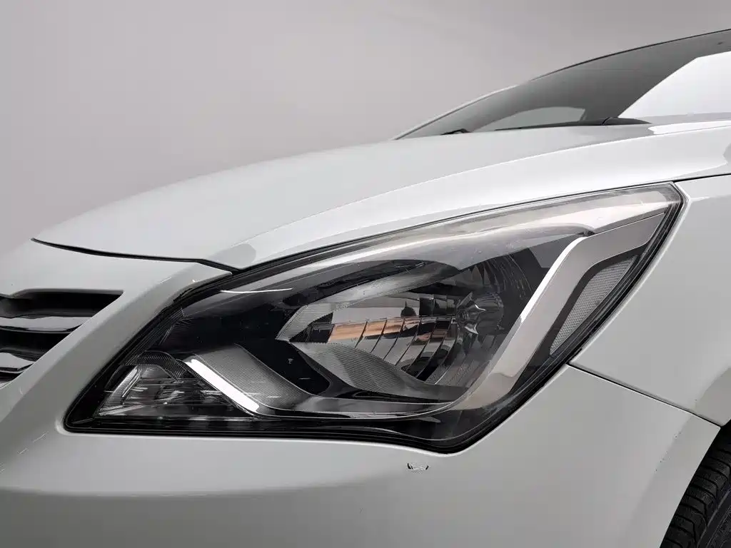Hyundai Verna — миниатюра 7