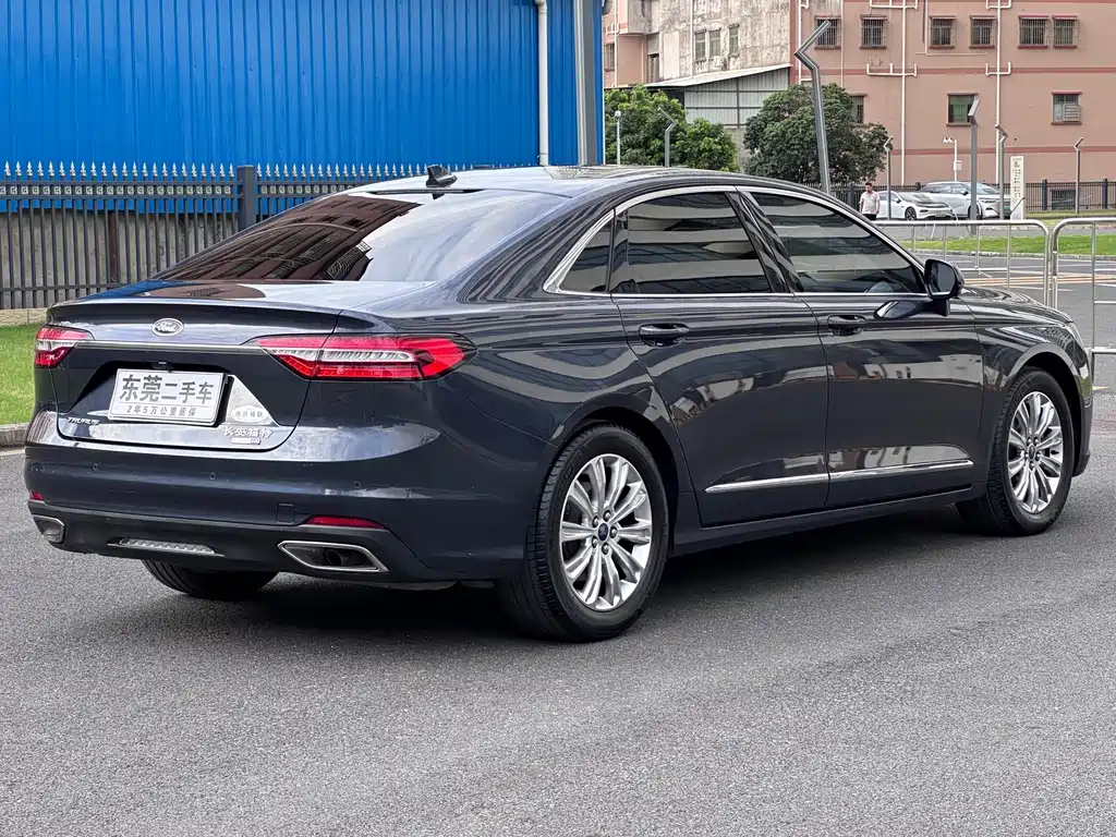 Ford Taurus — миниатюра 13