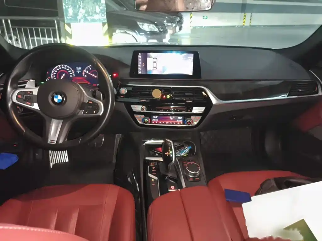 BMW 5 Series — миниатюра 13