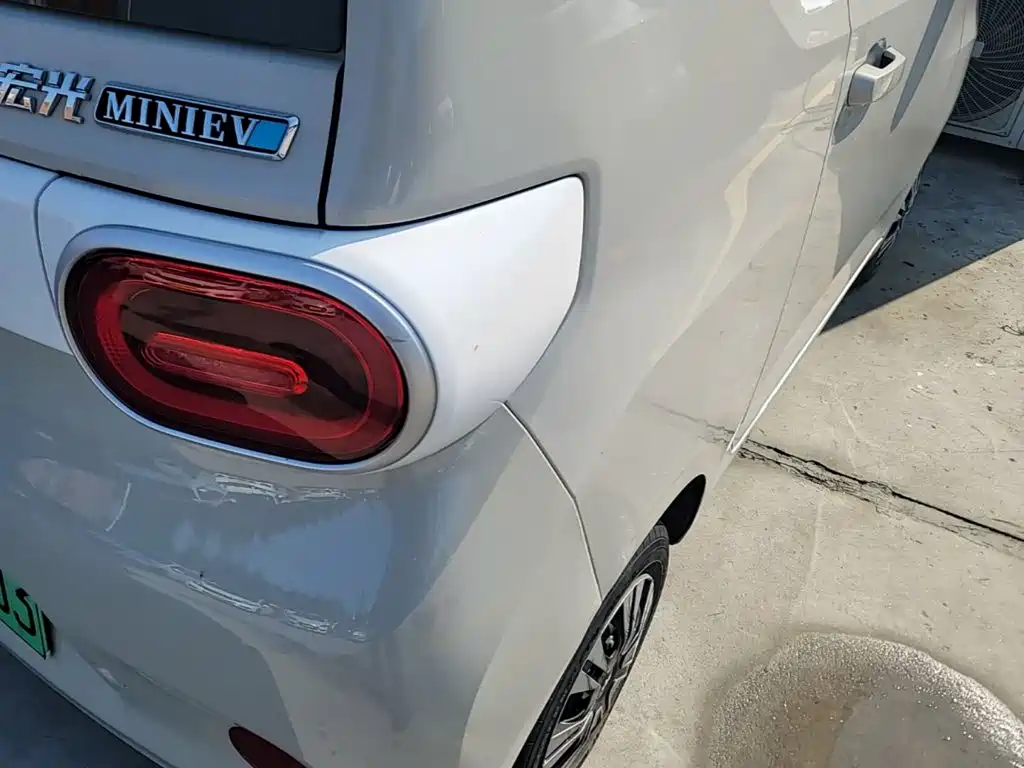 Wuling MINIEV — миниатюра 8