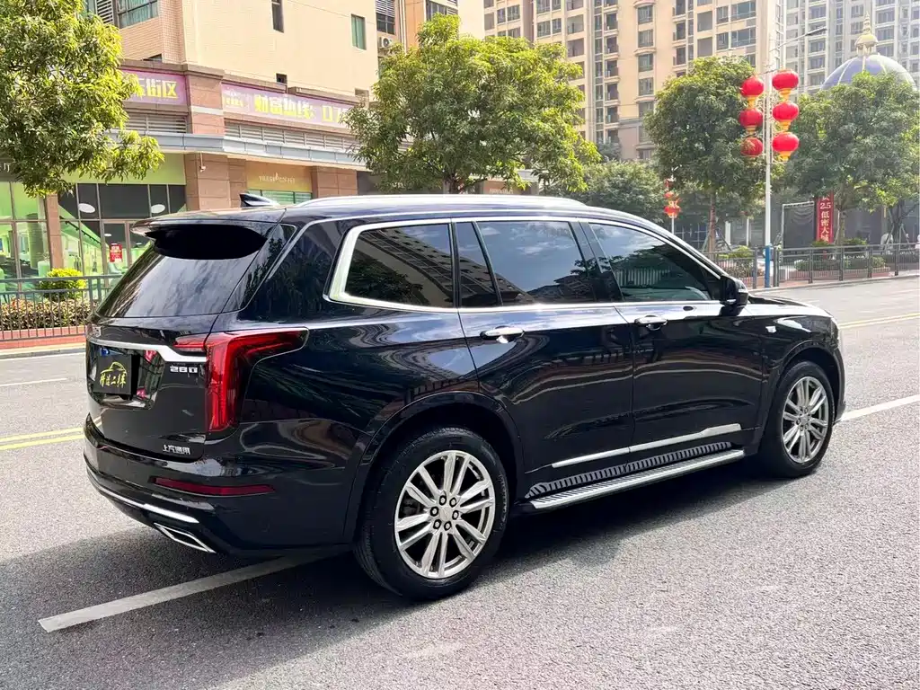 CADILLAC XT6