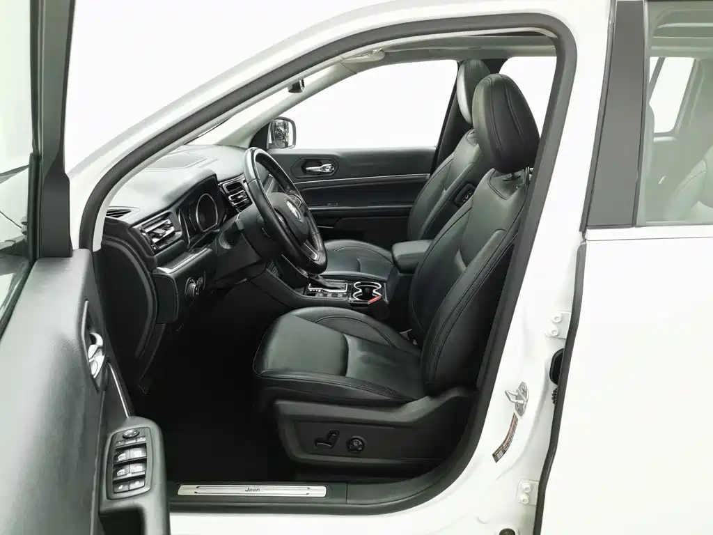 Jeep Grand Commander — миниатюра 10