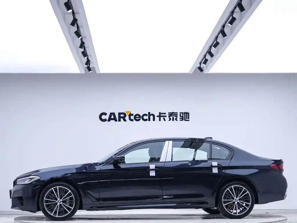 BMW 5 Series — миниатюра 4