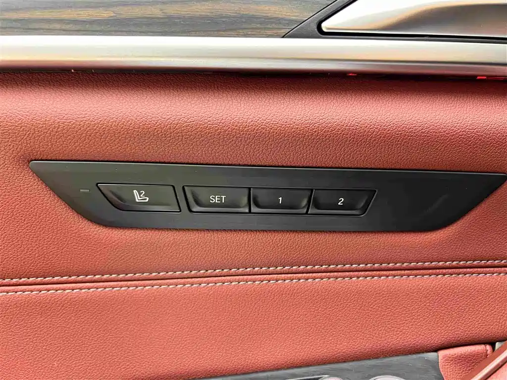 BMW 5 Series — миниатюра 21
