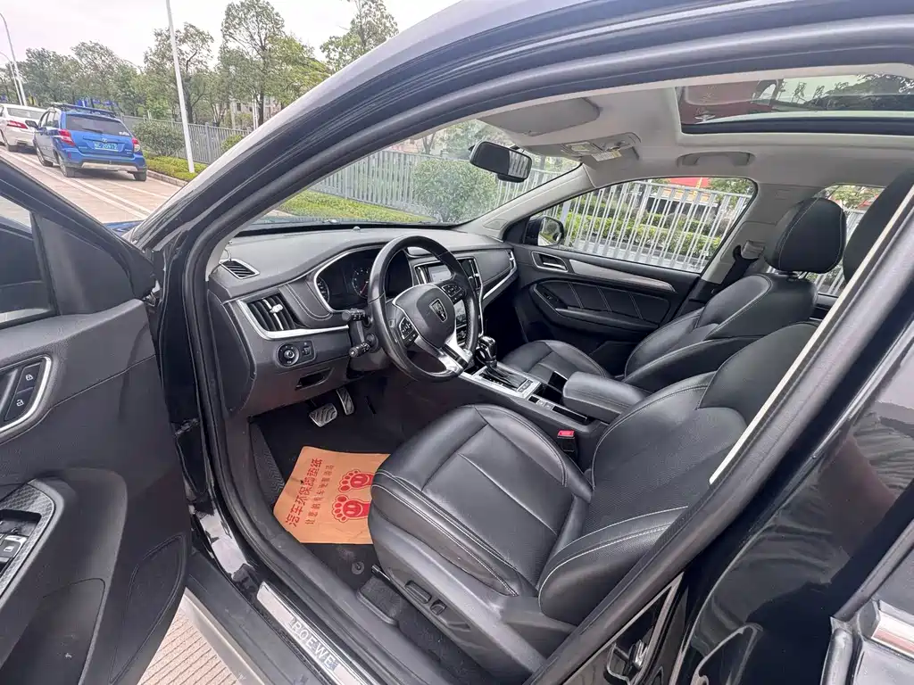 Roewe RX5 — миниатюра 4