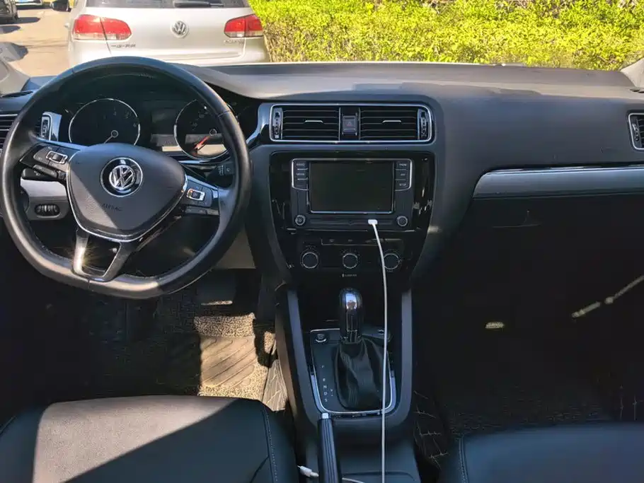 Volkswagen Sagitar — миниатюра 12