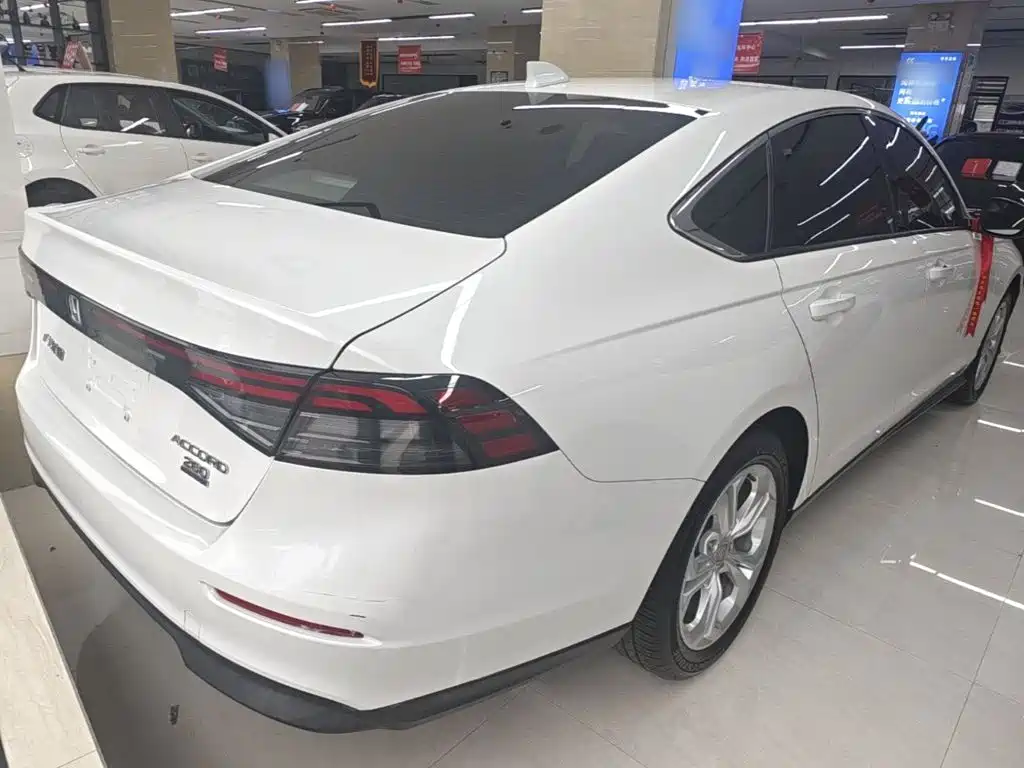Honda Accord 2023 — фото 6