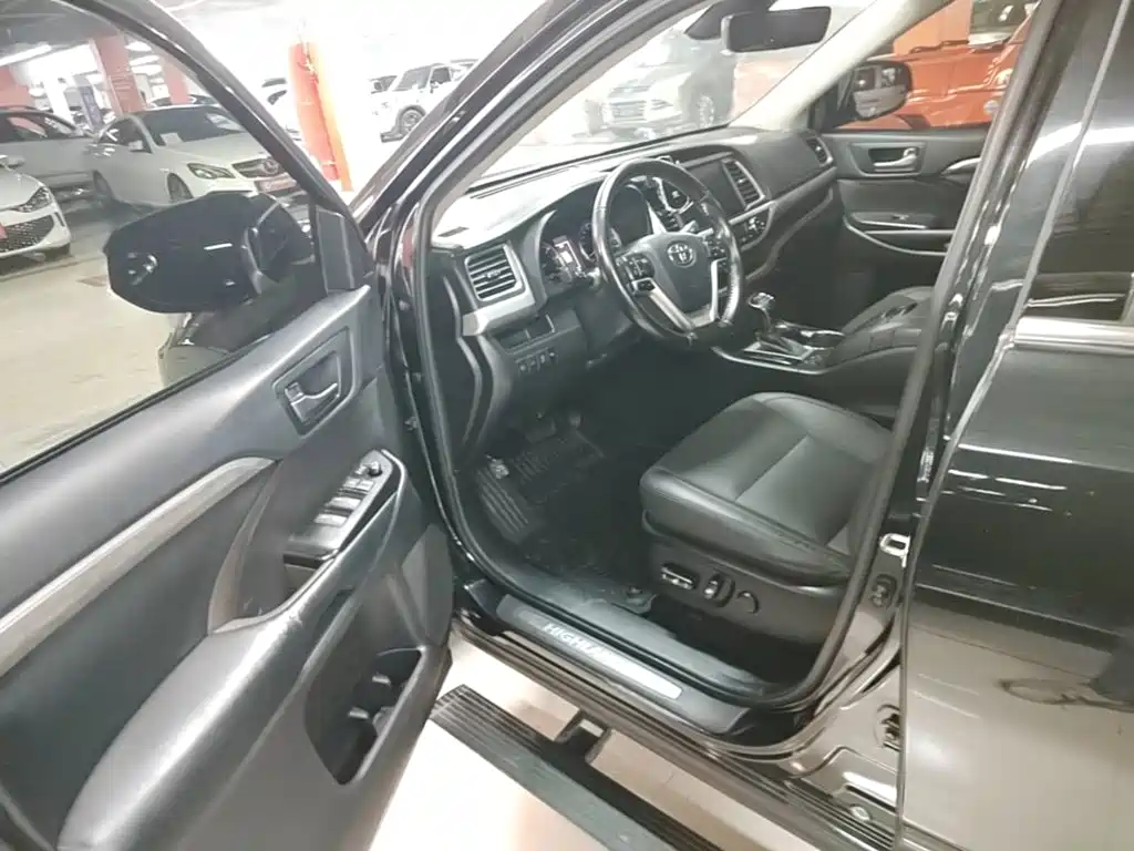 Toyota Highlander — миниатюра 16