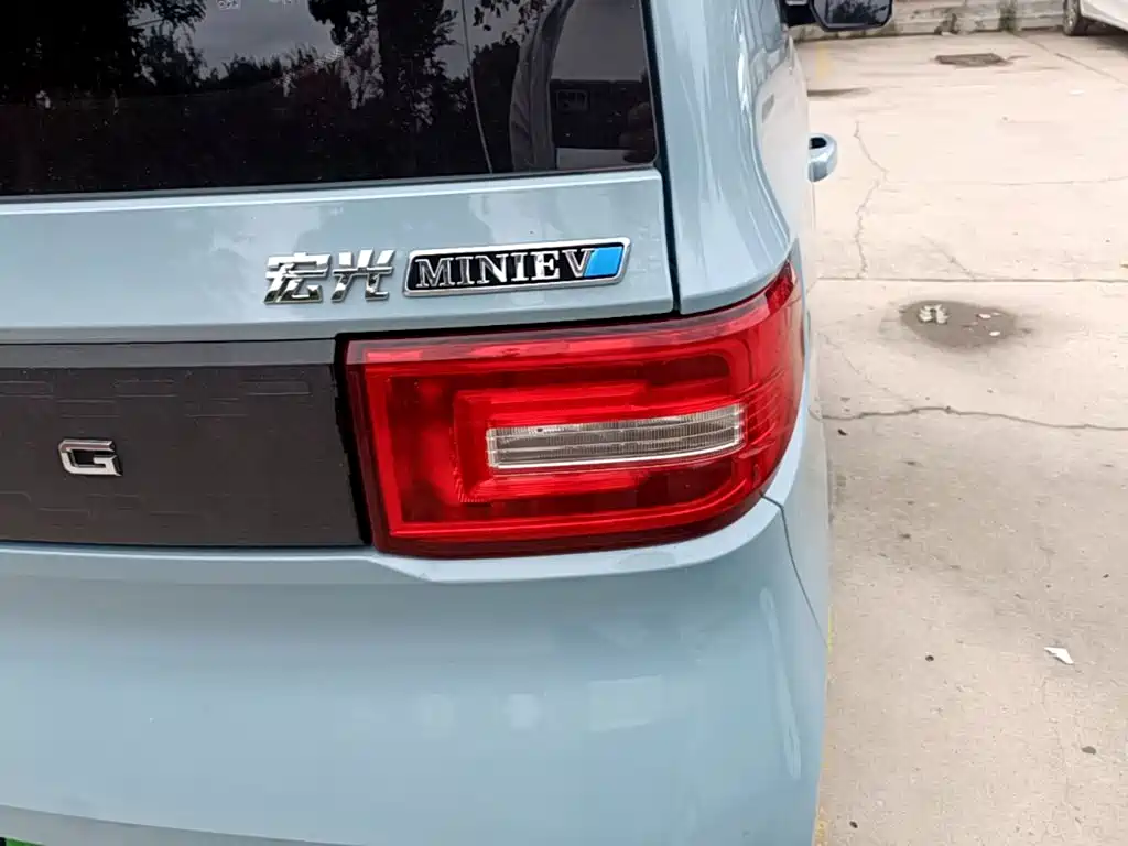 Wuling MINIEV — миниатюра 8