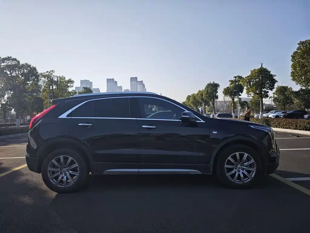 CADILLAC XT4