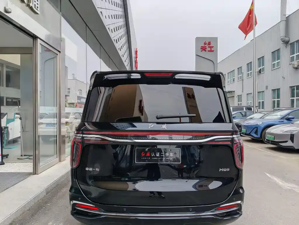 Hongqi HQ9 2023 2.0T