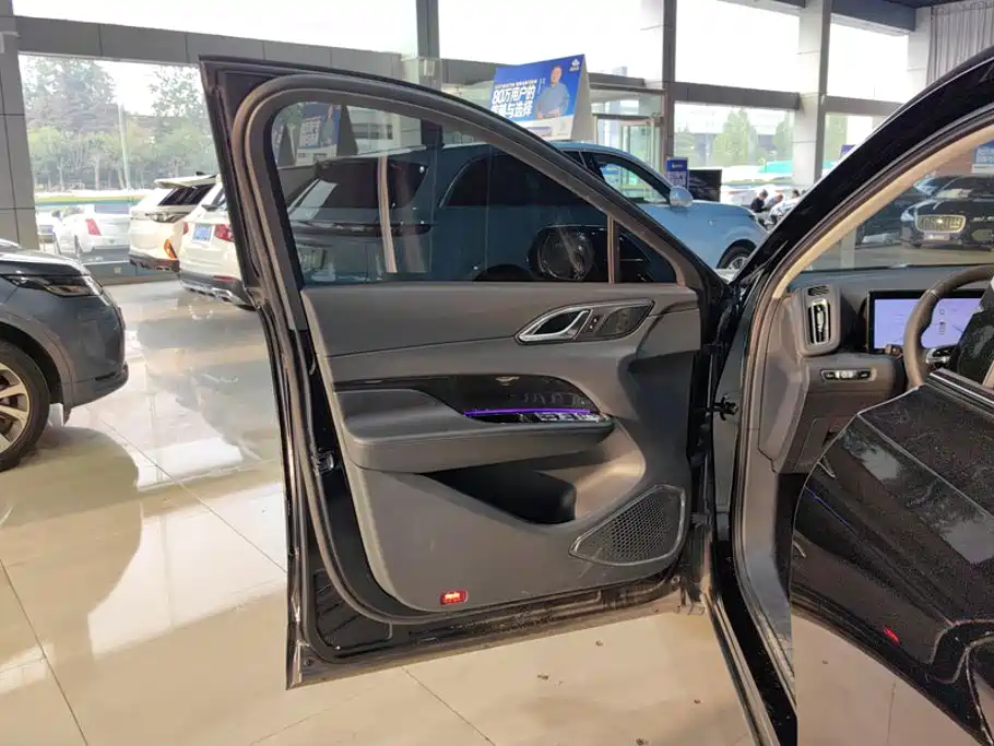 Hongqi Hongqi HS3 — миниатюра 7