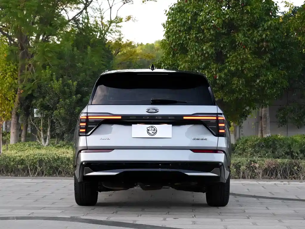 Ford Edge 2023 — фото 13