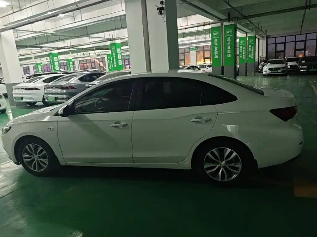 Buick Excelle — миниатюра 5