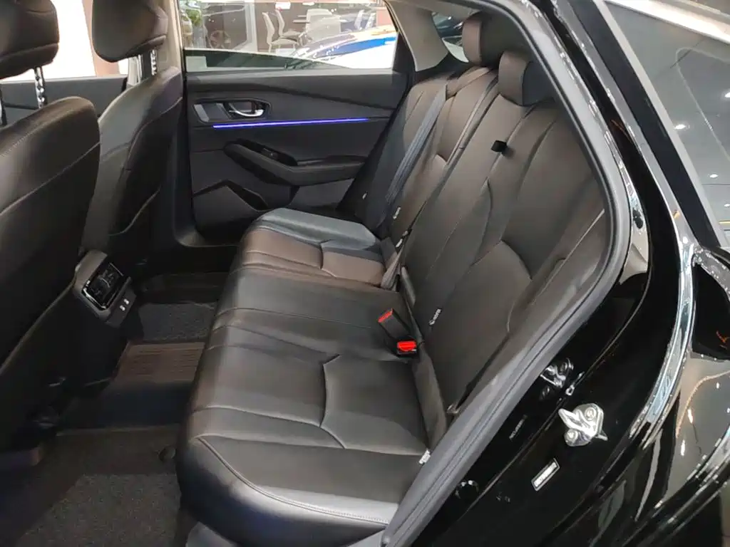 Honda Accord — миниатюра 17