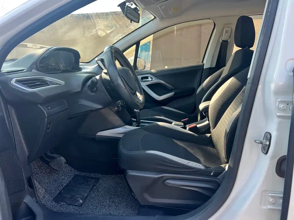 Peugeot 2008 — миниатюра 9