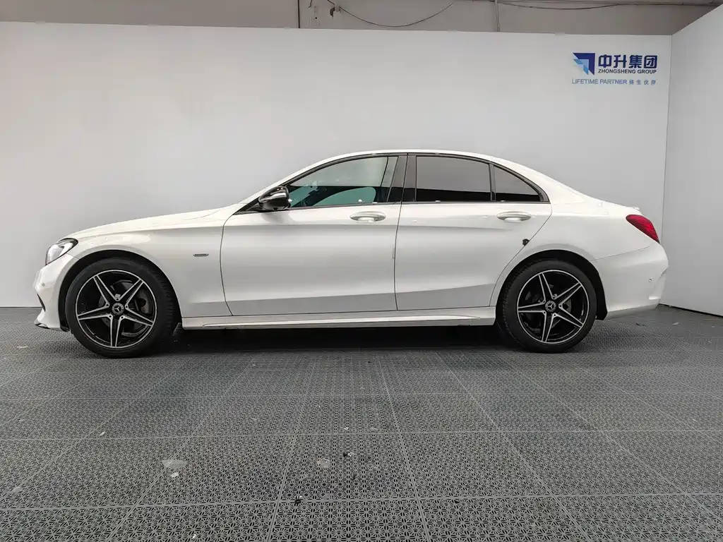 Mercedes-Benz C-Class — миниатюра 7
