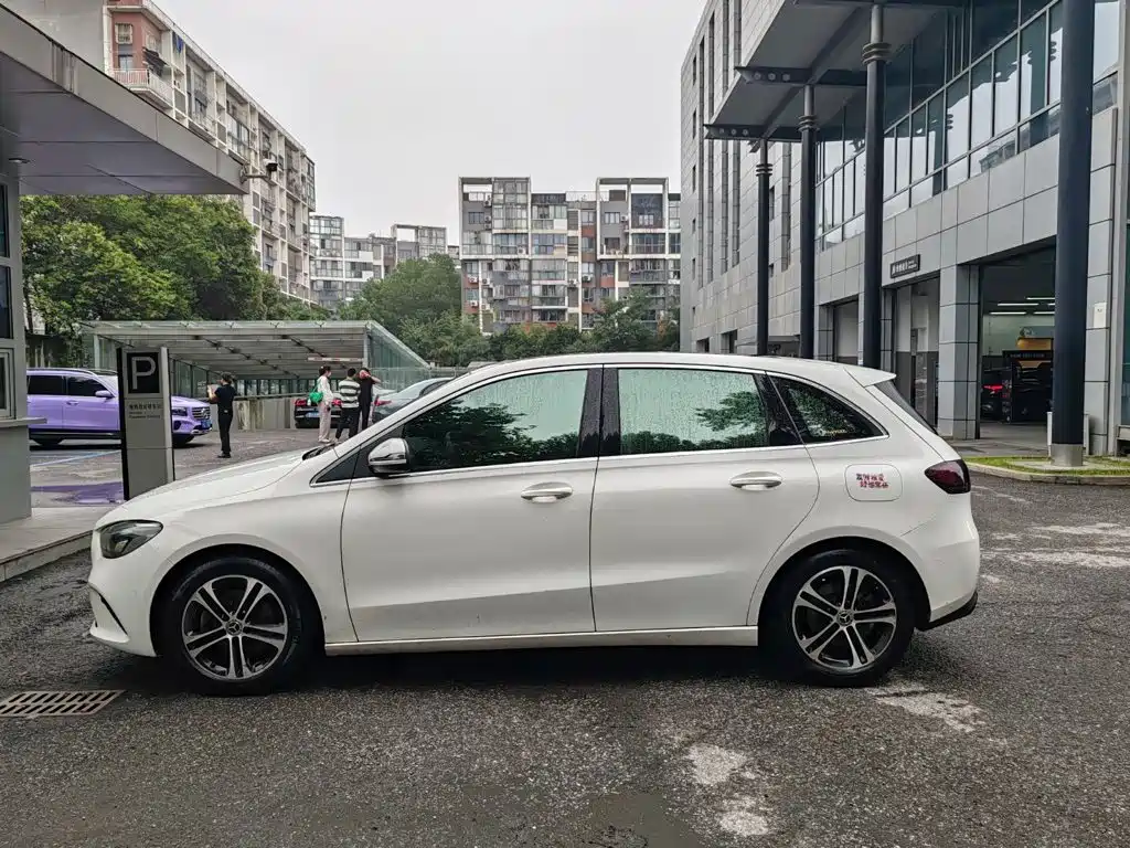 Mercedes-Benz B-Class — миниатюра 7