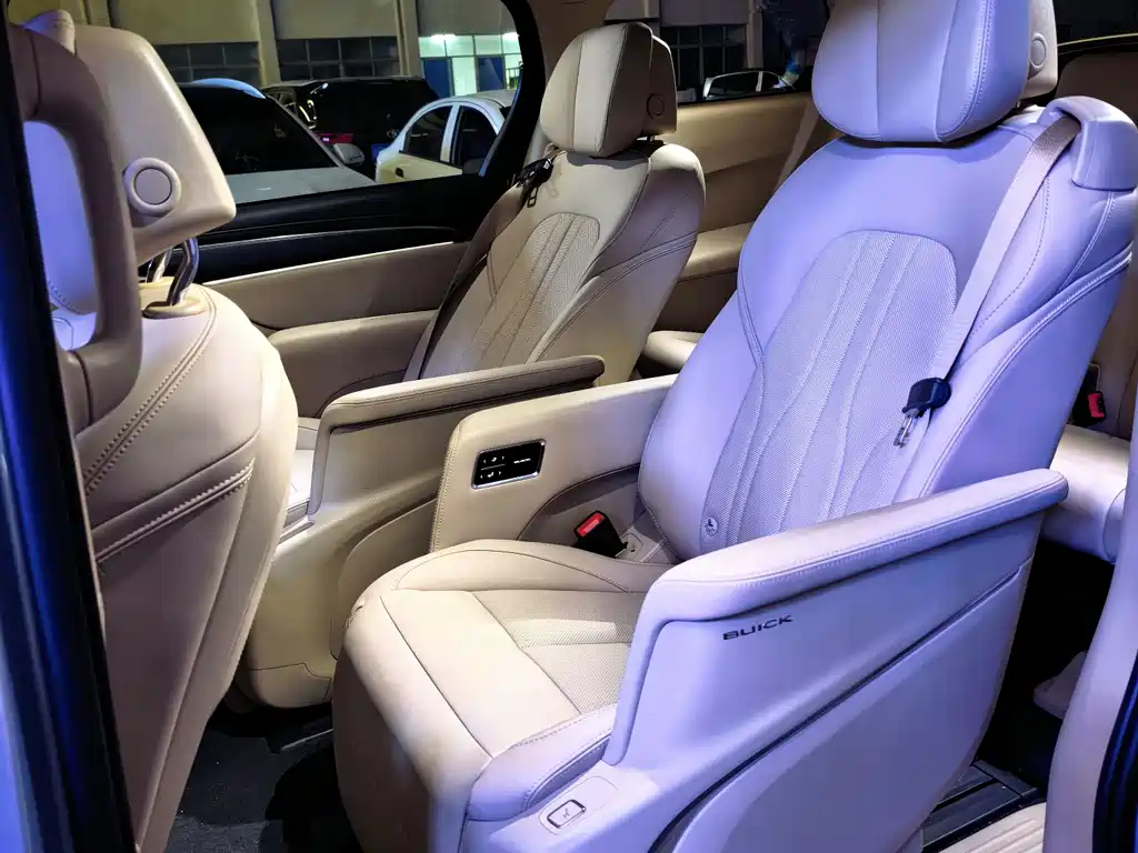 Buick GL8 Hybrid — миниатюра 4