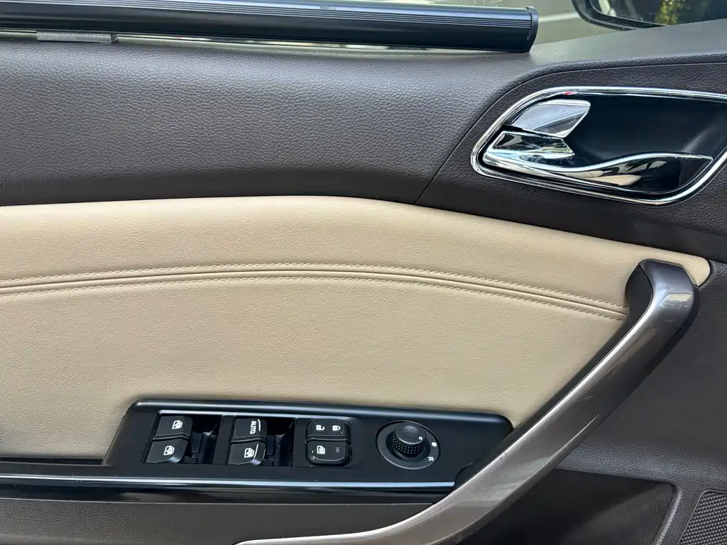 Baojun 310W — миниатюра 8