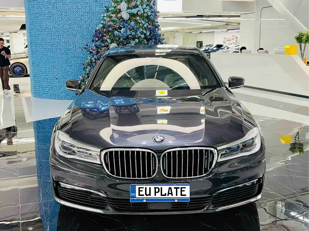 BMW 7 Series — миниатюра 2
