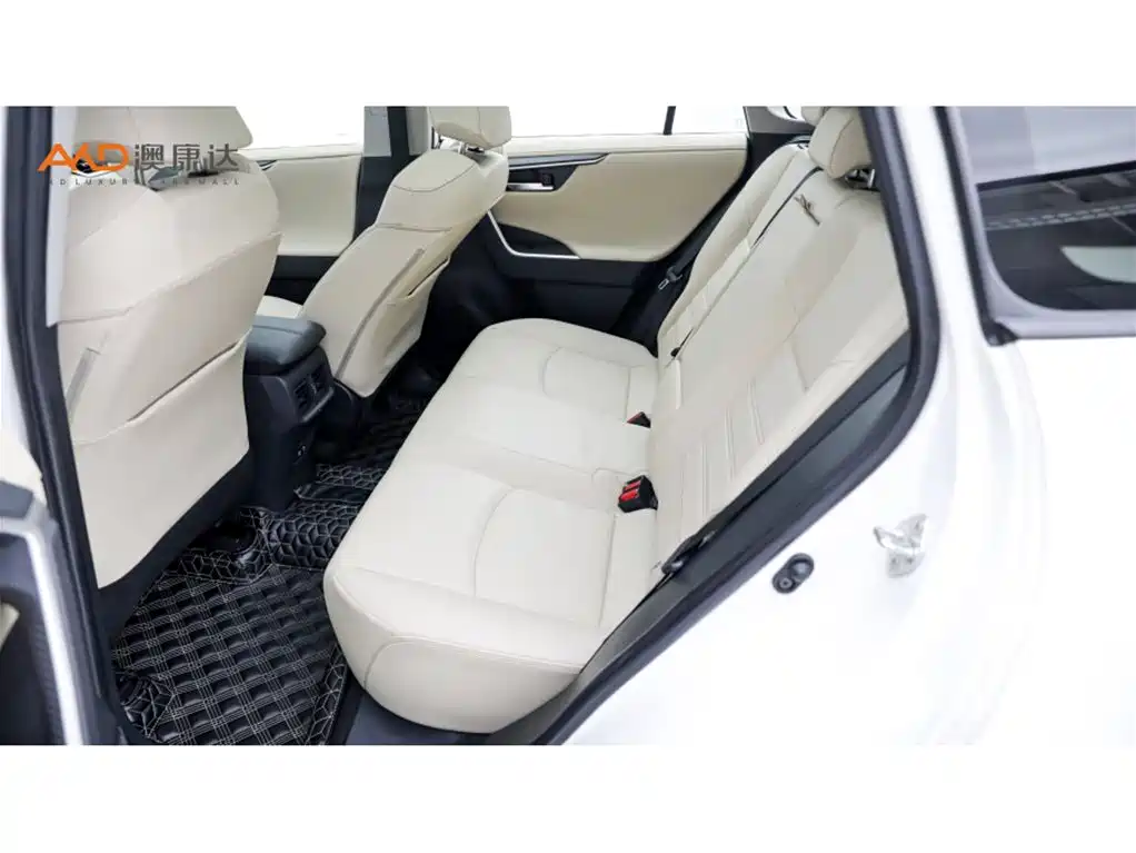 Toyota RAV4 — миниатюра 7