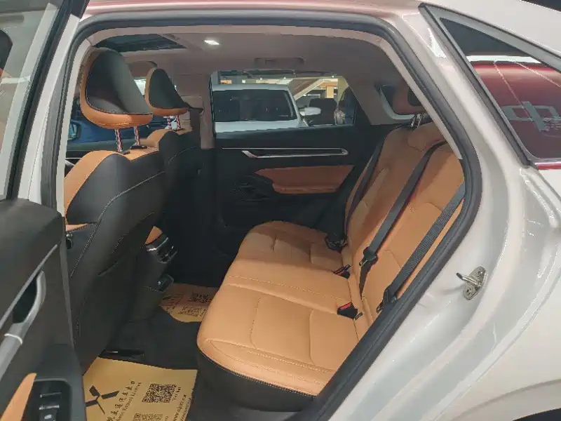 Geely Emgrand 2025 4 1.5L CVT Flagship