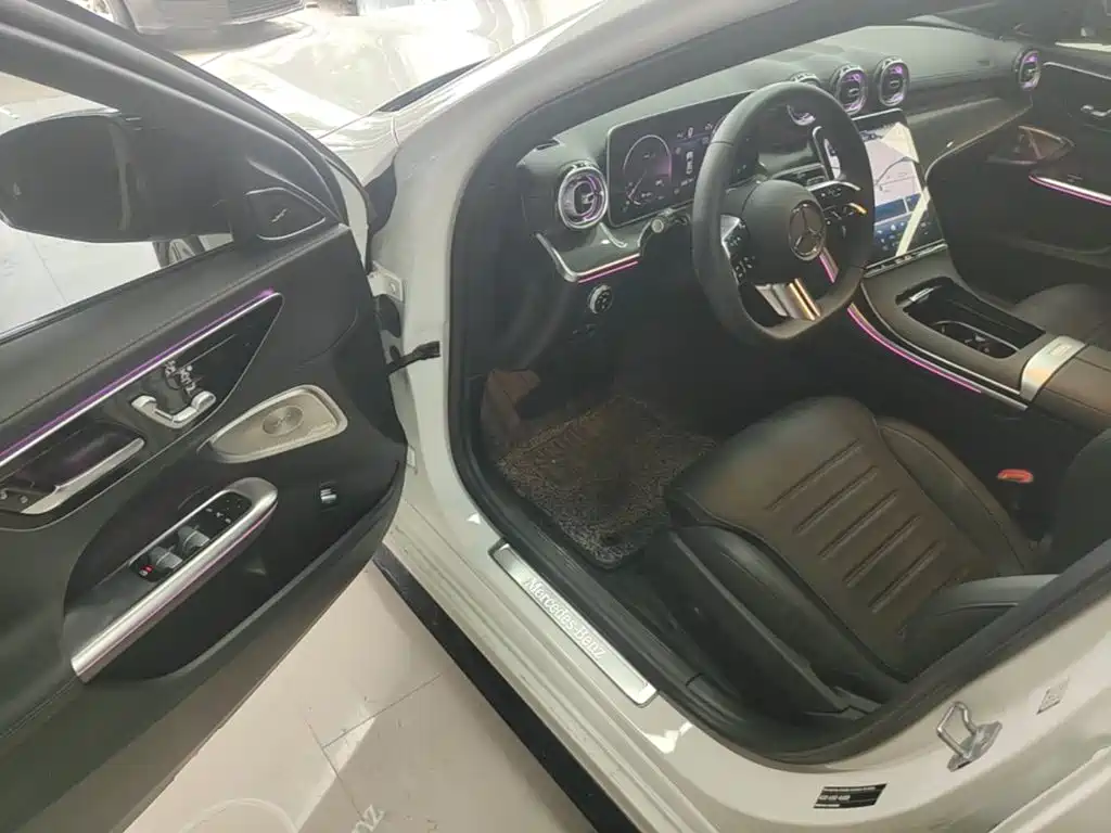 Mercedes-Benz C-Class — миниатюра 16