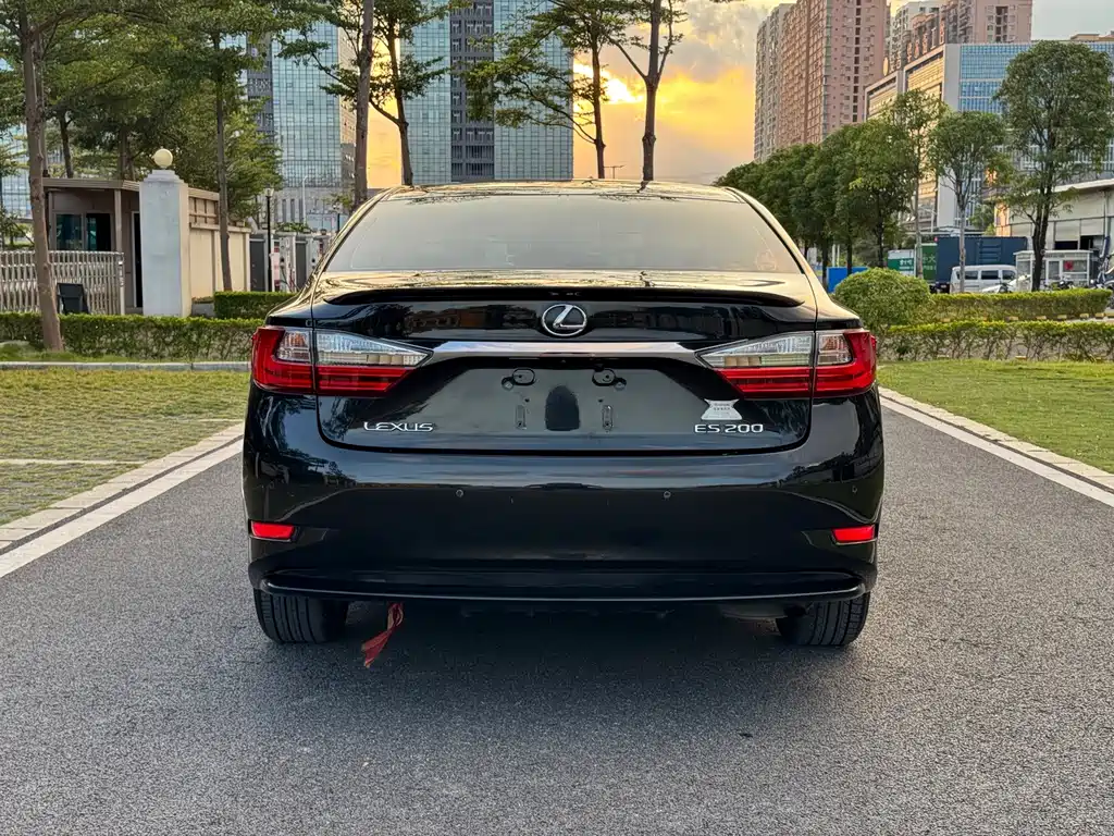 Lexus ES — миниатюра 31